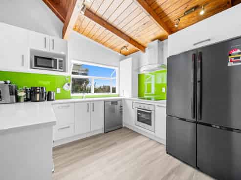 2A Castleton Street, Birkdale