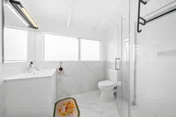 2A Castleton Street, Birkdale