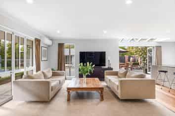 86 Stanleys Road, Harewood