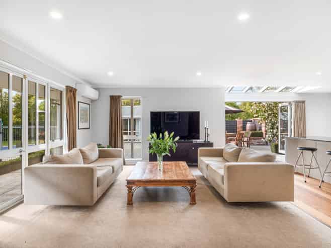 86 Stanleys Road, Harewood