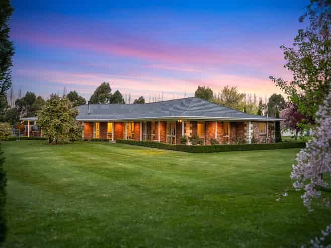 86 Stanleys Road, Harewood