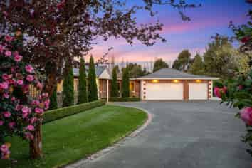 86 Stanleys Road, Harewood