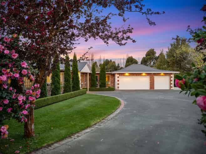 86 Stanleys Road, Harewood