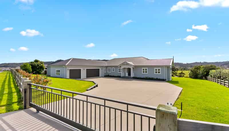 30 Awatiro Drive, Kaukapakapa