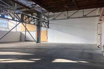 High Profile Showroom or Warehouse