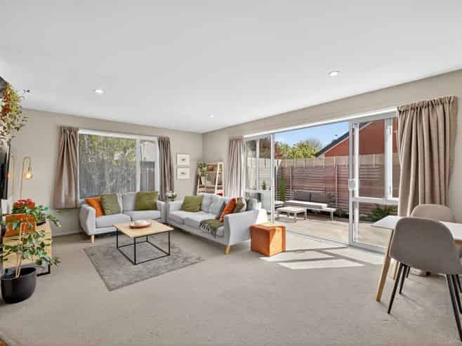 8/190 Lincoln Road, Addington