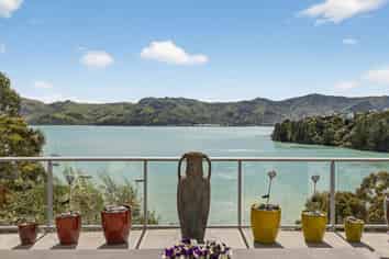 303 Marine Drive, Charteris Bay