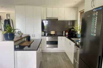 9A Taioma Crescent, Te Atatu Peninsula