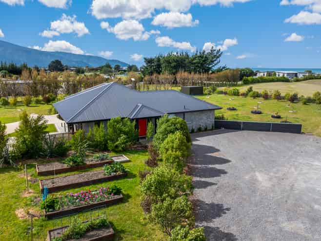 32 Hinepango Drive, Rarangi
