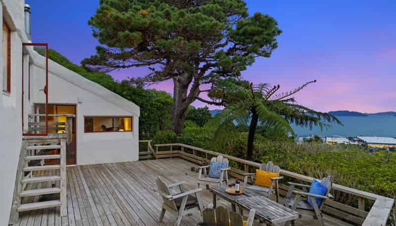 22 Rakeiora Grove, Korokoro