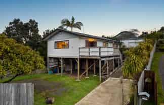 4 Lowell Place, Massey