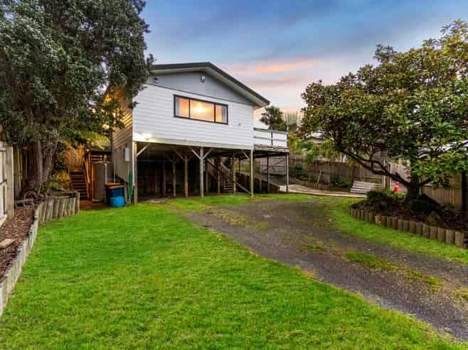 4 Lowell Place, Massey
