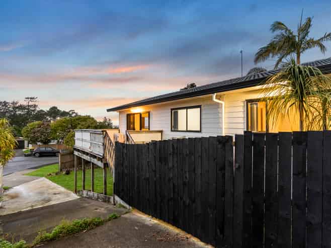 4 Lowell Place, Massey