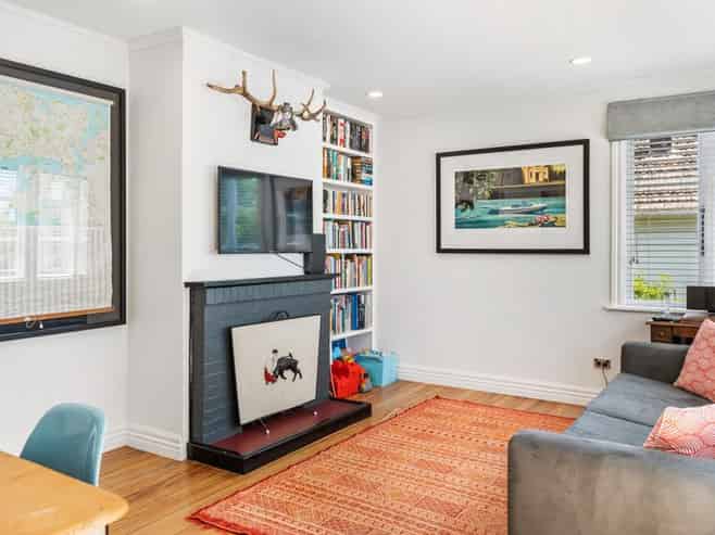 9 Range View Road, Mount Albert
