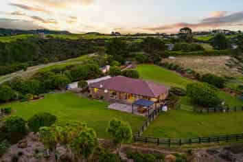 296a Oaia Road, Muriwai