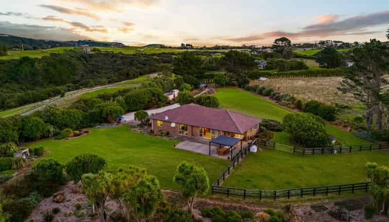 296a Oaia Road, Muriwai