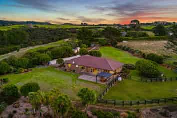 296a Oaia Road, Muriwai