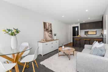12/321 Lincoln Road, Addington