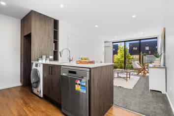 12/321 Lincoln Road, Addington