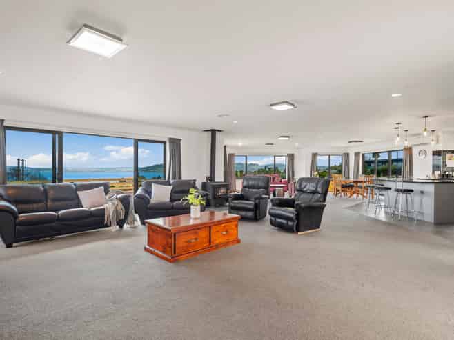 4 Atkins Lane, HAMURANA