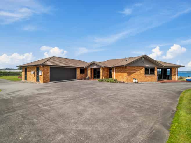4 Atkins Lane, HAMURANA