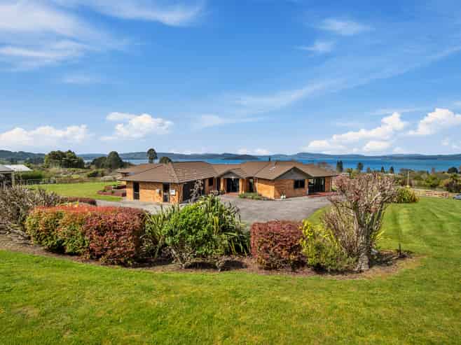 4 Atkins Lane, HAMURANA