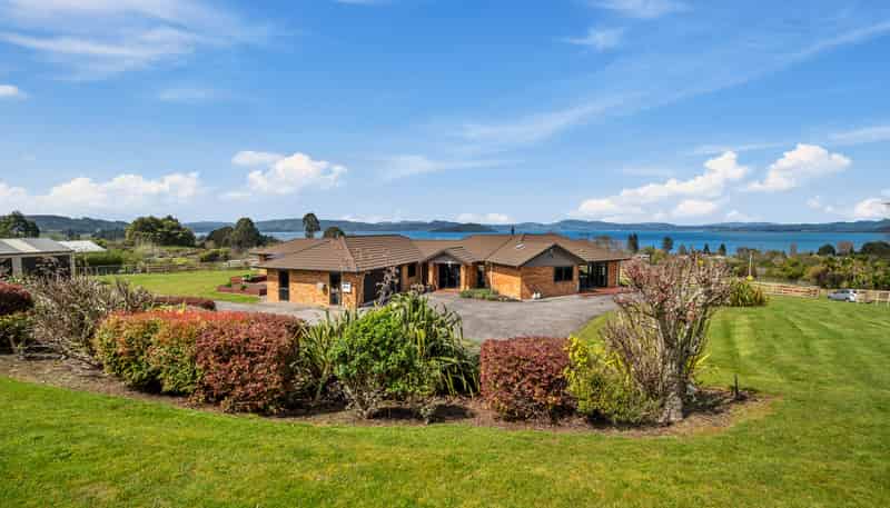 4 Atkins Lane, HAMURANA
