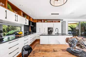 11 Parkwood Grove, Trentham