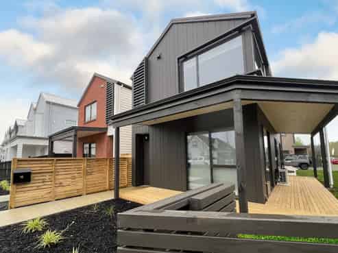 16 Yellow Pear Lane, Karaka