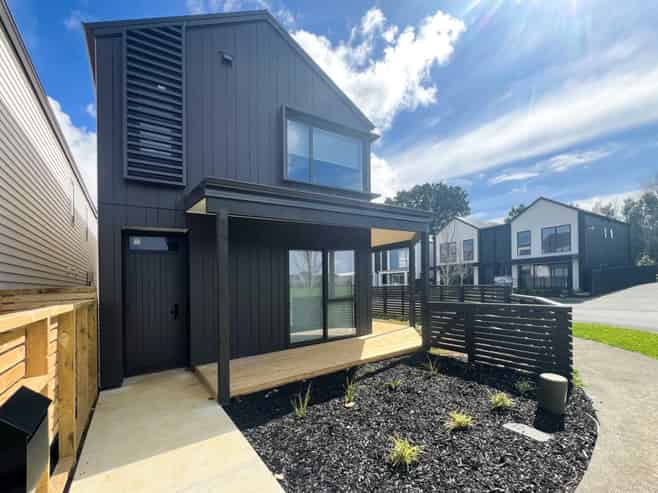 16 Yellow Pear Lane, Karaka