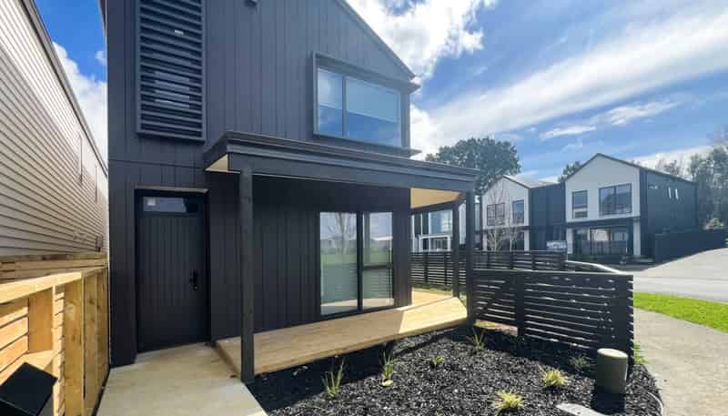 16 Yellow Pear Lane, Karaka
