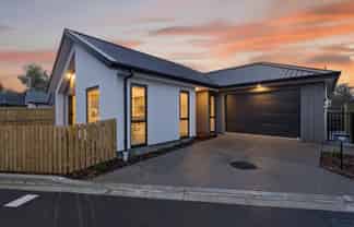 68 Banks Avenue, Shirley