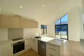 3  Hadley Place , Cromwell