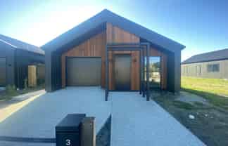 3  Hadley Place , Cromwell