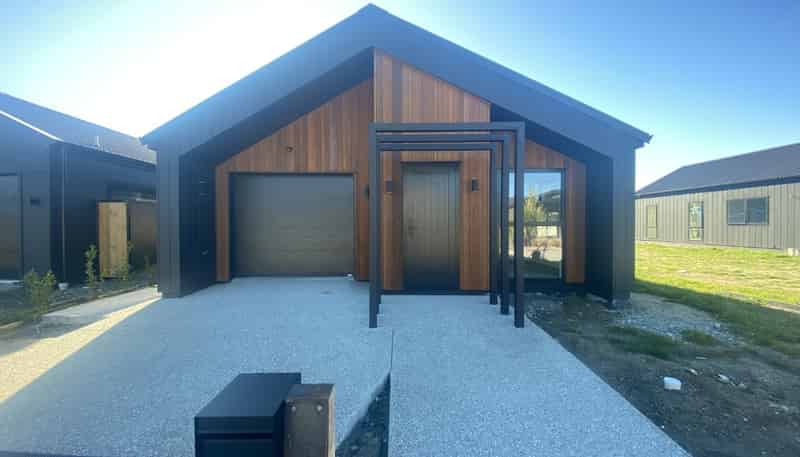 3  Hadley Place , Cromwell