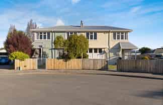 8-10 Dix Crescent, Riversdale