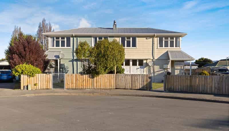 8-10 Dix Crescent, Riversdale