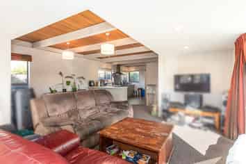 27 Wadeley Road, Ilam