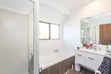 27 Wadeley Road, Ilam