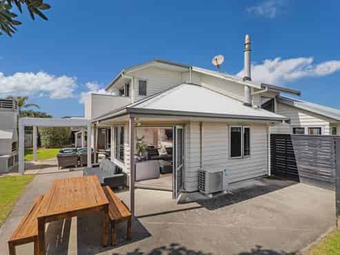 126 Puka Crescent, Matarangi