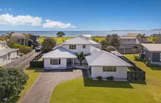 126 Puka Crescent, Matarangi