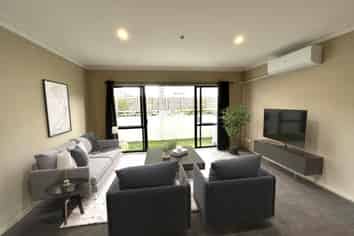 8/128 Stancombe Road, Flat Bush