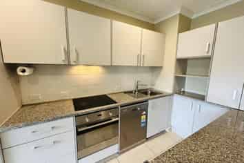 8/128 Stancombe Road, Flat Bush