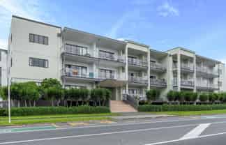 8/128 Stancombe Road, Flat Bush