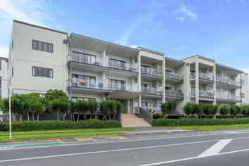 8/128 Stancombe Road, Flat Bush