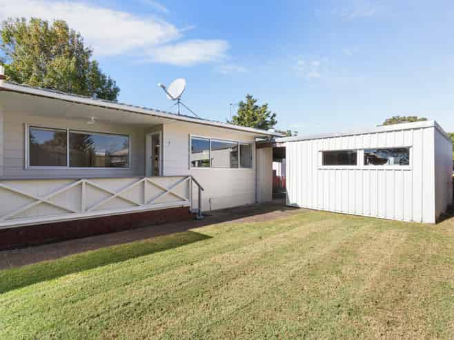 3/11a Bayside Avenue, Te Atatu Peninsula
