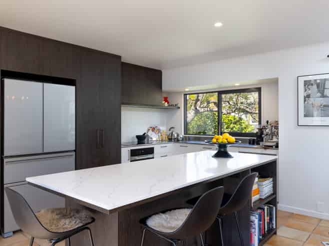 2/96 Nile Street, Nelson