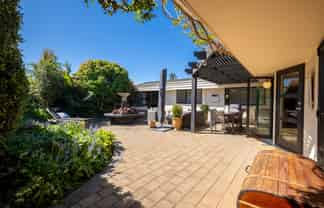 2/96 Nile Street, Nelson