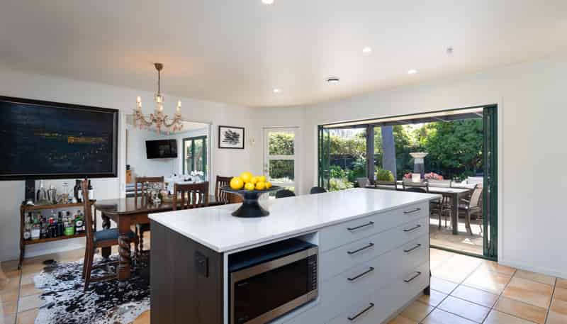 2/96 Nile Street, Nelson