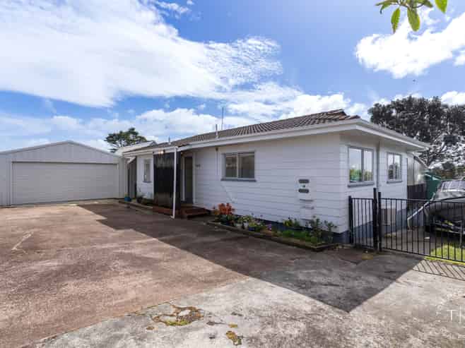 12 Balwyn Place, Clendon Park